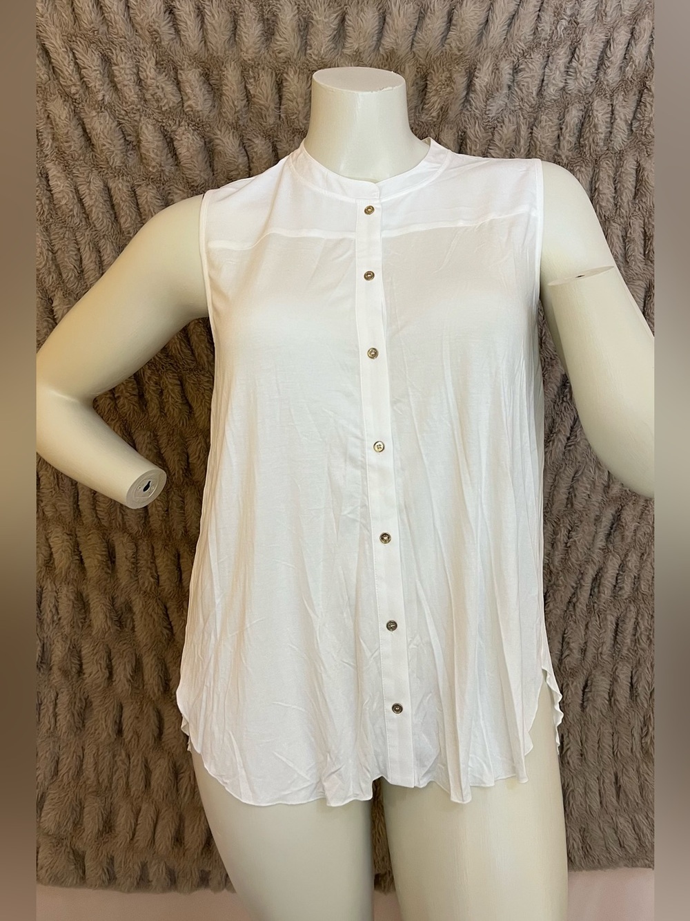 Calvin Klein White Sleeveless Button-Front Camisole